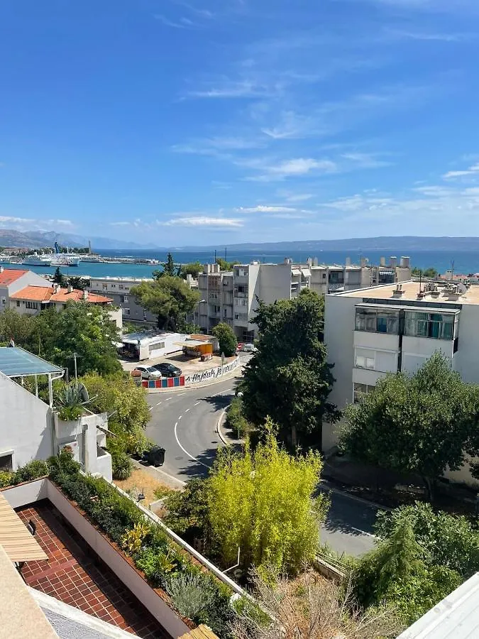 Villa Zvonko 4*, Split